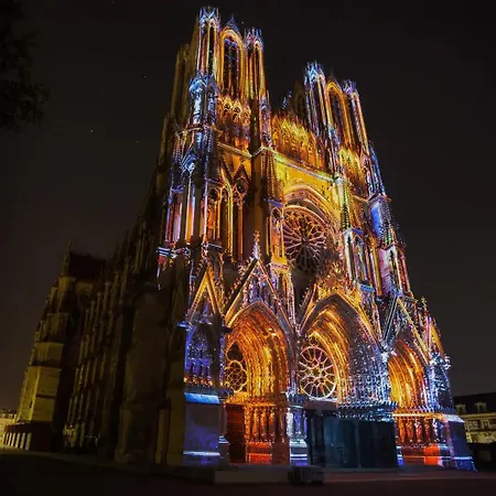 Cathedrale/centre/free Parking Apartament Reims
